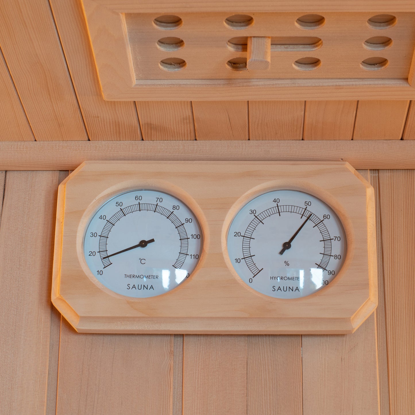 4-Person Outdoor Barrel Traditional Steam Sauna